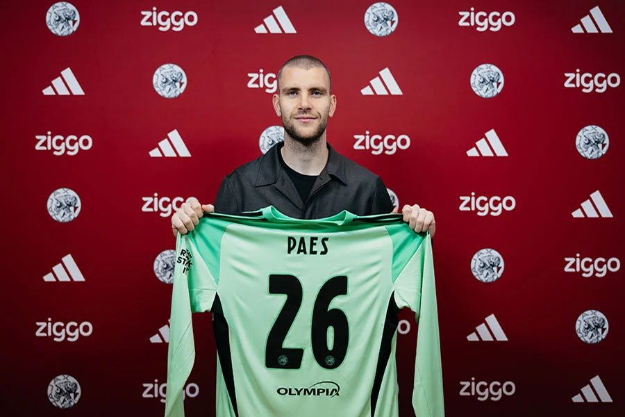 Ajax Kembali Tertatih, Maarten Paes Dihujani Kritik Pedas dari Pundit Belanda Menjelang Laga Heracles