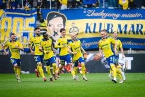 Arka Gdynia Bangkit di Puncak Ekstraklasa: Kisah Kebangkitan dan Tantangan di Balik Lapangan