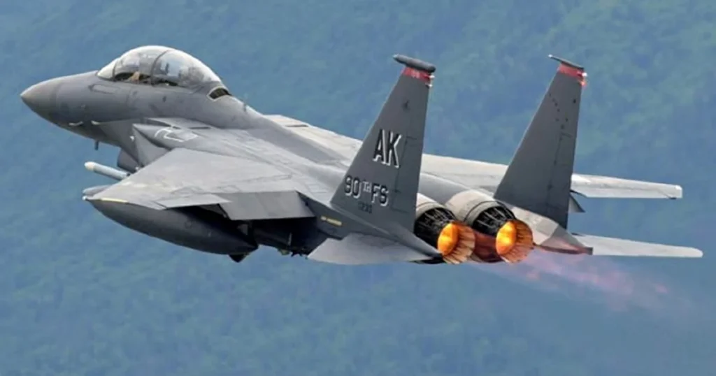 AS dan Iran Bersaing Temukan Kru Jet F-15E yang Jatuh: Operasi Penyelamatan, Kontroversi, dan Teknologi