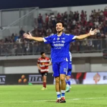 Beban Kompetisi Menumpuk di Punggung Borneo FC, Persib Bandung Tetap Unggul di Puncak Super League 2025/2026