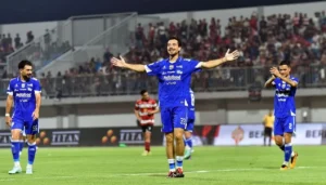 Beban Kompetisi Menumpuk di Punggung Borneo FC, Persib Bandung Tetap Unggul di Puncak Super League 2025/2026