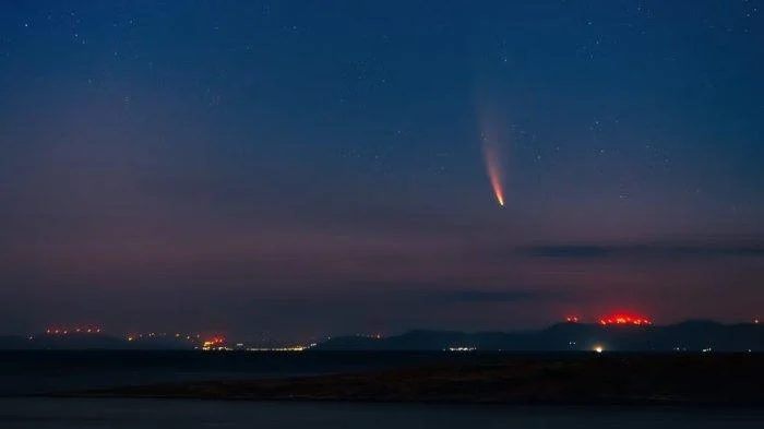 Benda Bercahaya Melintas Langit Lampung: BRIN Ungkap Pecahan Roket China, Bukan Meteor Pembakar Daratan
