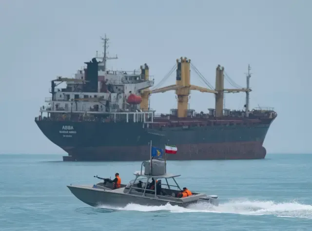 Blokade Hormuz: AS Tembak Kapal Iran, China Kecam Tindakan Militer
