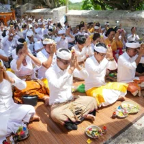 Bupati Badung Hadir dalam Pujawali Mejelihan di Pura Luhur Bhujangga Waisnawa, Canggu: Budaya dan Solusi Kemacetan