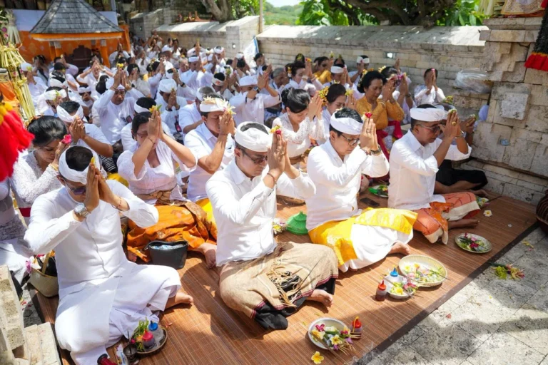 Bupati Badung Hadir dalam Pujawali Mejelihan di Pura Luhur Bhujangga Waisnawa, Canggu: Budaya dan Solusi Kemacetan