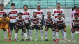 Derby Jawa Timur Berbuah Manis: Madura United Pecahkan Rekor Tanpa Kemenangan lewat Gol dan Assist Sandro