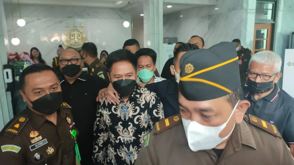 Doni Salmanan Bebas Bersyarat: Dari Penjara 8 Tahun hingga Pengawasan Hingga 2029