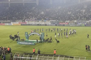 Drama 120 Menit di Liga 2: PSIM Yogyakarta Raih Gelar Juara, Sementara Final Semen Padang vs PSBS Biak Berujung Ricuh