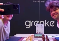 Drama Selfie Magnus Carlsen di Grenke Chess Festival: Ponsel Lawan Disita Arbiter