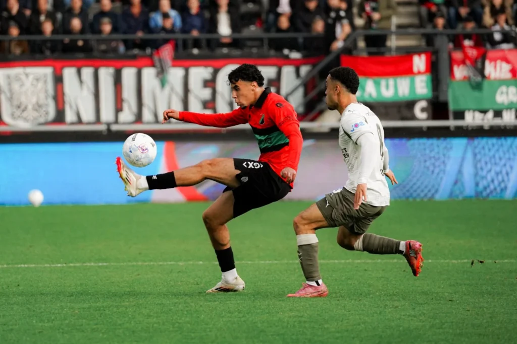 Feyenoord Gagal Menang, PSV Raih Gelar Eredivisie ke-3 Berturut-turut