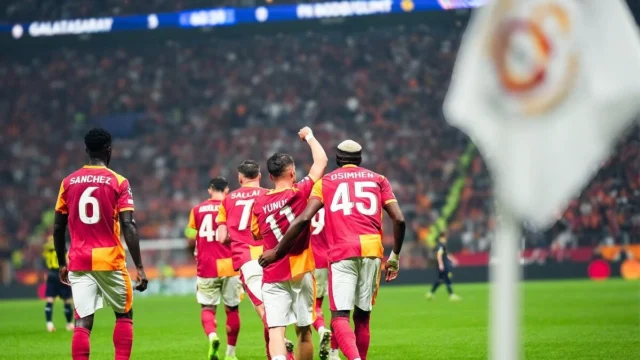 Galatasaray Tersungai Kemenangan Trabzonspor: Dampak Kekalahan pada Pencarian Gelar dan Fenomena "Osimhen Effect"