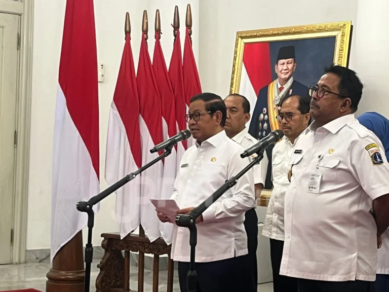 Gubernur DKI Pramono Anung Lantik 11 Pejabat, Syafrin Liputo Resmi Jadi Wali Kota Jakarta Selatan
