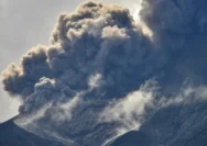 Gunung Marapi Erupsi Kembali Pagi Ini, Waspada Lahar Dingin di Sumbar!