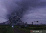 Gunung Semeru Erupsi Ganda, Luncurkan Awan Panas hingga 3,5 km dan Kolom Abu Setinggi 1,1 km – Warga Dihimbau Waspada