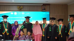 Inspirasi Magister Hukum: Ibu Profesor dan Anak Lulus Bersamaan dengan Predikat Cumlaude Tertinggi di Unmas Denpasar