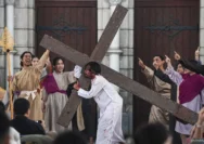 Intip Profil Jason, Pemeran Yesus Kristus di Perayaan Jumat Agung Gereja Katedral Tanjung Selor