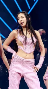 Jennie BLACKPINK Tampil Gaya Santai namun Mewah di Coachella 2026, Inspirasi Fashion Festival Tahun Ini