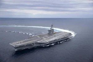 Kapal Induk USS Abraham Lincoln Dihantam Serangan Iran: Kebakaran, Drone, dan Dampak pada Kebijakan Pertahanan AS