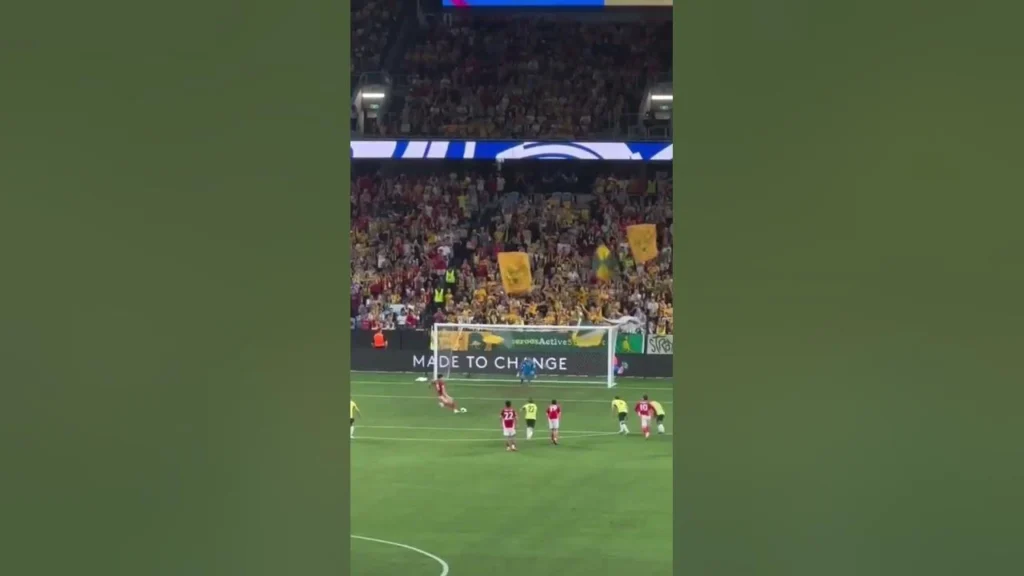 Kevin Diks Gagal Penalti, Namun Memikat dengan Tendangan 25 Meter, Kartu Kuning, dan Satu Poin Penting Gladbach