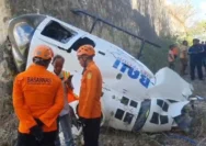 KNKT Amankan Bukti Penting di TKP Helikopter PK-CFX yang Jatuh di Sekadau