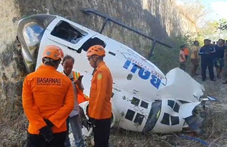 KNKT Amankan Bukti Penting di TKP Helikopter PK-CFX yang Jatuh di Sekadau