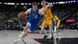 Lakers Gagal Atasi Mavericks: Cooper Flagg 45 Poin, Luke Kennard Capai Triple‑Double Pertama