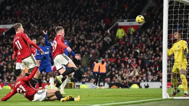 Man United Siapkan Gebrakan Transfer, Perubahan Taktik Carrick, dan Laga Krusial vs Leeds United
