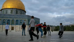 Masjid al‑Aqsa Dibuka Kembali, Pemukim Yahudi Segera Menggempur: Ketegangan Memuncak di Yerusalem