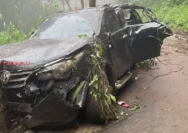 Maut di Jurang: Mobil Terjun 60 Meter di Kawasan Gunung Padang, Dua Penumpang Tewas