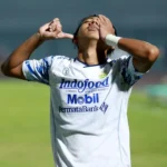 Max Timisela: Bintang Muda Persib Bandung yang Menggebrak Lapangan dan Akademi