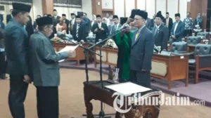 Meninggalnya Ahmad Nurhamim, Wakil Ketua DPRD Gresik, Membuat Panggung Politik Lokal Berkabung