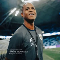 Momen Langka! Patrick Kluivert dan Legenda Dunia Kembali Menghiasi SUGBK di Clash of Legends 2026