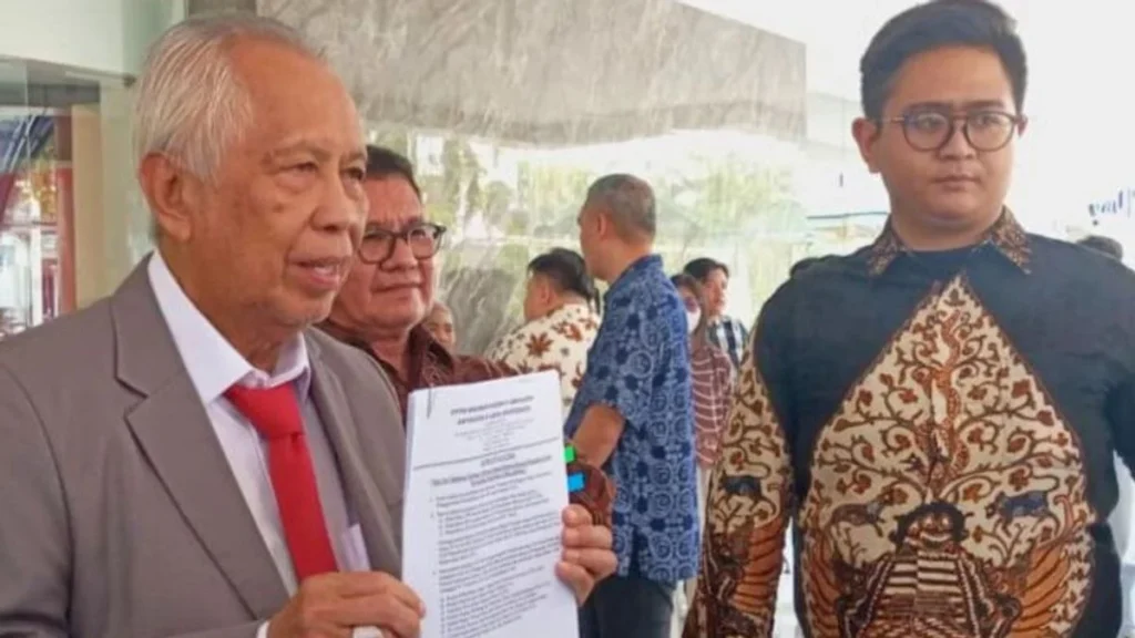 OC Kaligis Gugat Eks Bupati Klaten dan Tiga Hakim Tipikor: Tuduhan Korupsi Plaza Klaten Memicu Kontroversi