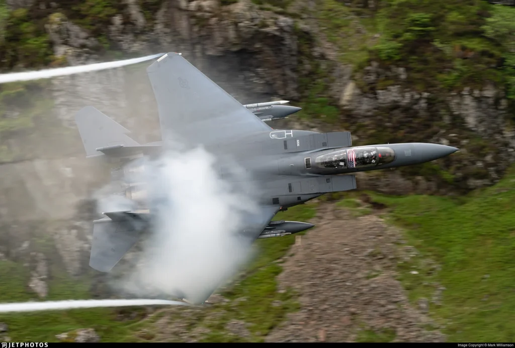 Operasi Penyelamatan F-15E Amerika di Iran: 170 Jet, Intelijen Cerdik, dan Dampak pada Armada Udara AS