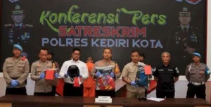 Polisi Ungkap Peran Pasutri Kediri dalam Pencurian Ponsel di Nganjuk