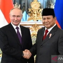 Prabowo Subianto Gencarkan Diplomasi Energi di Rusia dan Perancis di Tengah Krisis Nasional