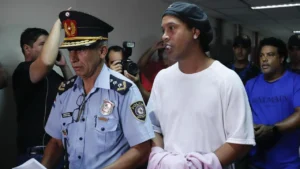 Skandal Paspor Palsu Ronaldinho: Penahanan Lima Bulan, Penangkapan Dalia Lopez, dan Kontroversi Kehidupan Gemerlap Sang Legenda