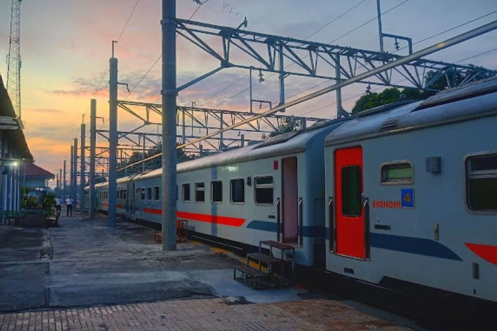 Stasiun Jateng Kembali Aktif: 6 Kereta Pilihan Kini Berhenti di Batang, Comal, dan Plabuan
