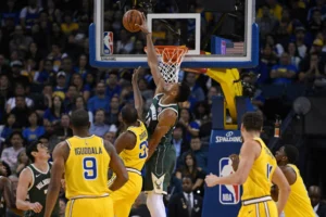 Suns Gigit Warriors 111-96 di Play-In: Green 36 Poin, Booker Tersulut, Draymond Dilempar