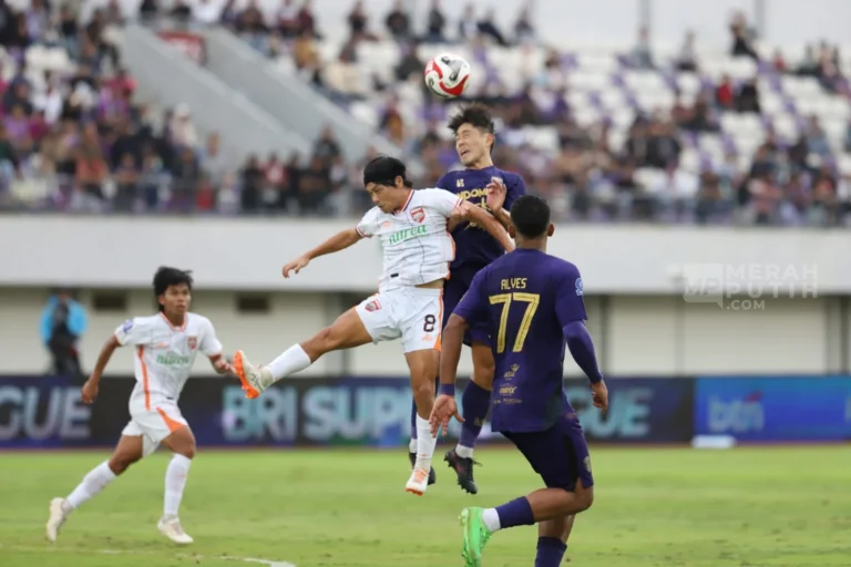 Super League Pekan 28: Persib Bandung Tantang Dewa United, Persija Jakarta Gigit PSBS Biak