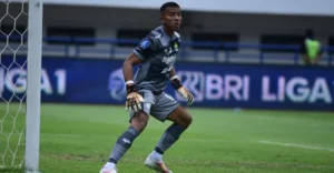 Teja Paku Alam Siap Samai Rekor Clean Sheet 17 Laga, Persib Bandung Tantang Bali United di GBLA
