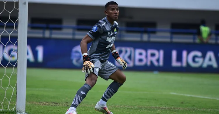 Teja Paku Alam Siap Samai Rekor Clean Sheet 17 Laga, Persib Bandung Tantang Bali United di GBLA