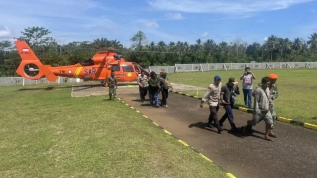 Tragedi Helikopter PK-CFX di Sekadau: Delapan Nyawa Melayang, Evakuasi Intensif Tim SAR