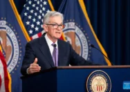 Trump Ancaman Pecat Powell dan Proyeksi Defisit APBN Turun 2,8%: Dampak Politik dan Fiskal Global