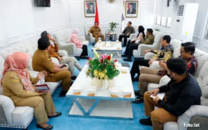UNJ Jadi Sorotan: Doktor Maria Julianti Usul Revisi UU Kepailitan & Sosiolog Rakhmat Hidayat Buka Tabir Krisis Empati di Kursi Prioritas KRL