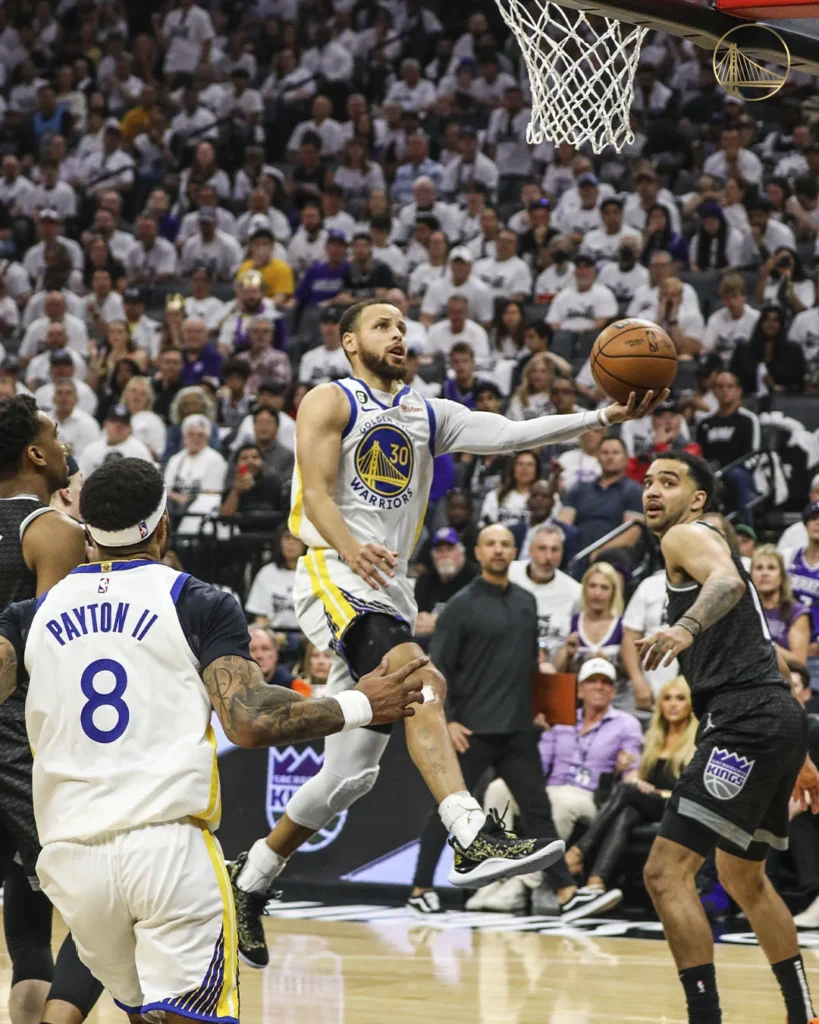 Warriors Kalahkan Kings 110-105, Kontroversi Foul Sengaja pada Seth Curry Jadi Sorotan NBA