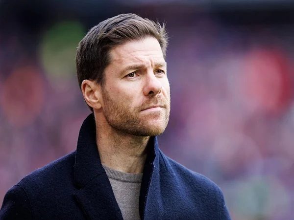 Xabi Alonso di Persimpangan Besar: Kandidat Utama Manchester City dan Pilihan Utama Liverpool